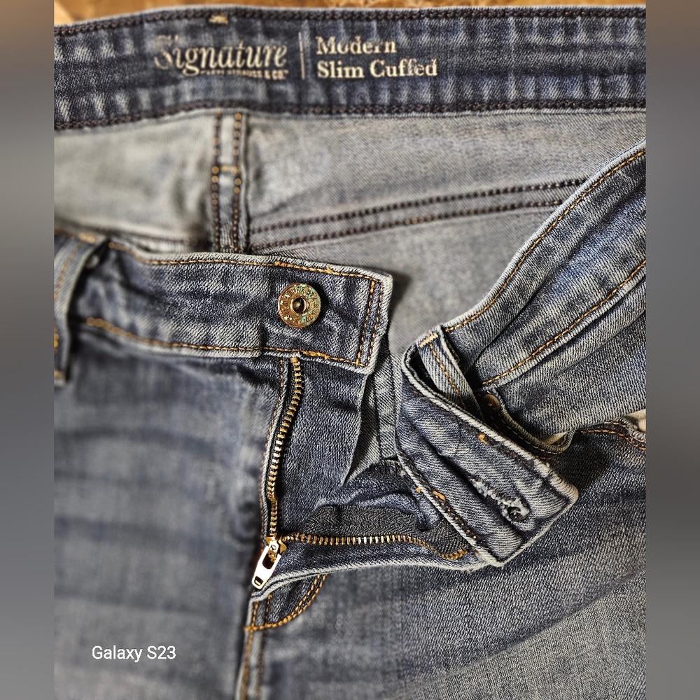 Signature by Levi Strauss Medium Wash Cropped Ankle Jeans - Picture 7 of 9